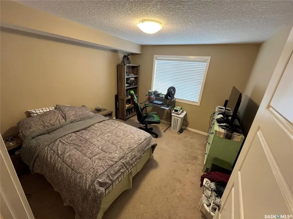 5565 Blake Crescent Regina SK S4A 0J1