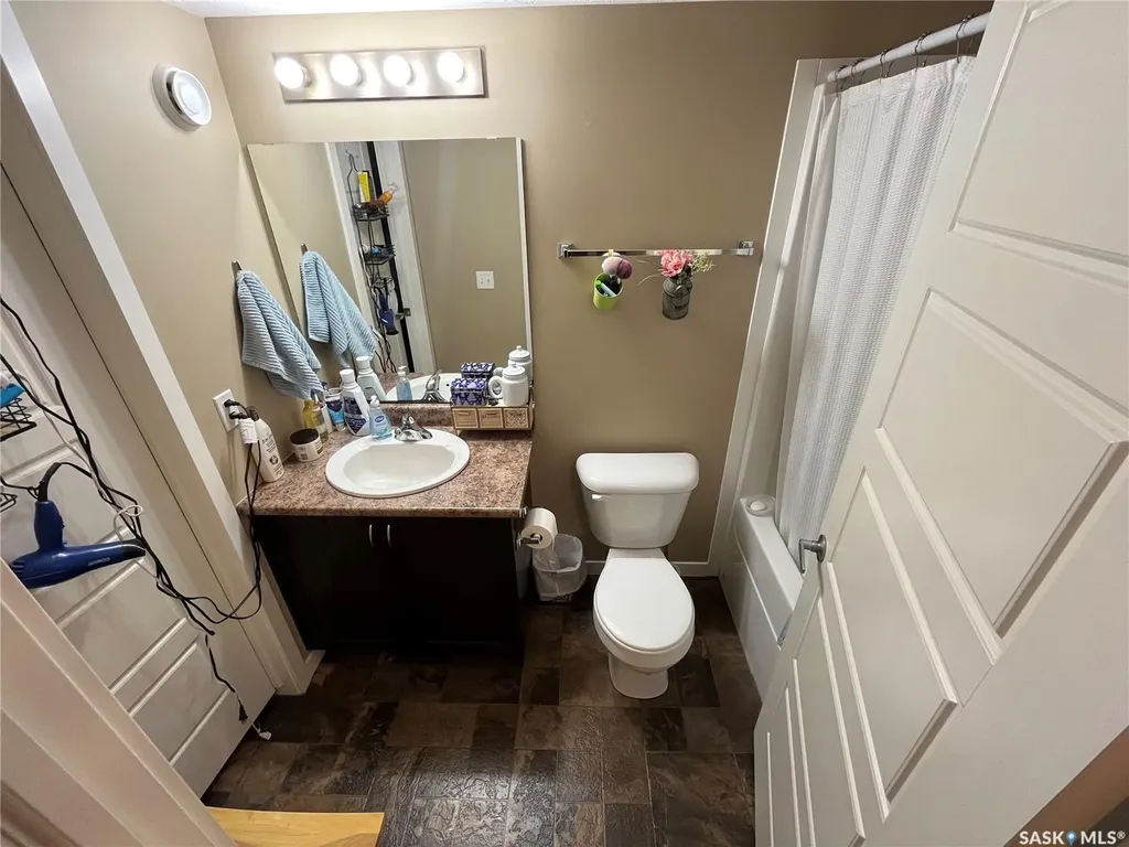5565 Blake Crescent Regina SK S4A 0J1