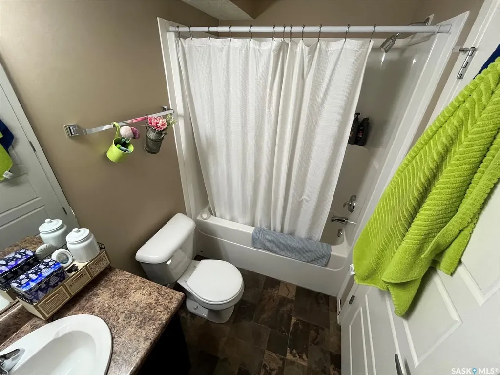 5565 Blake Crescent Regina SK S4A 0J1