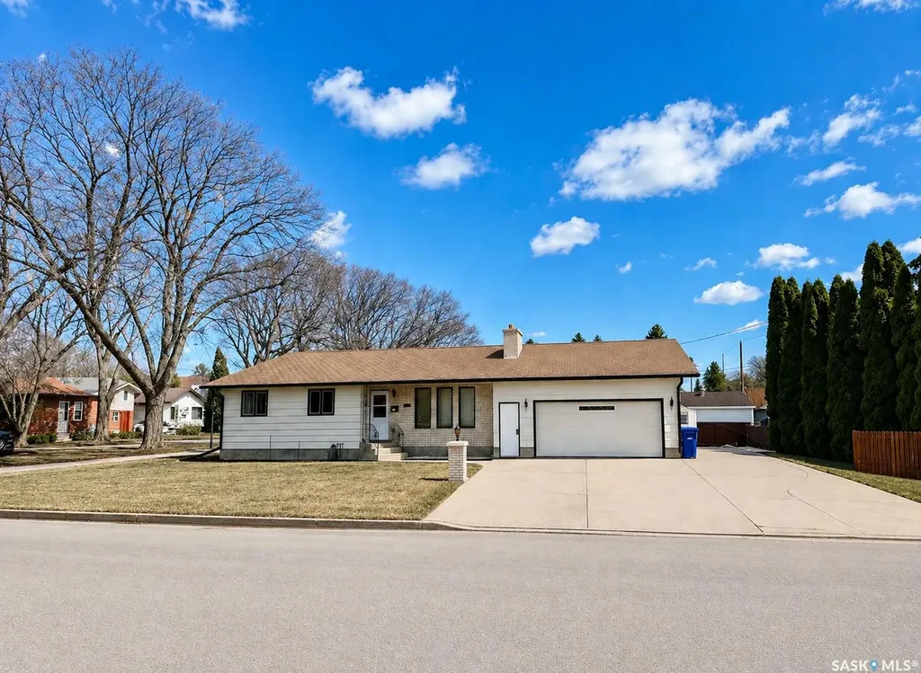 802 7th Street E Saskatoon SK S7H 0Y4