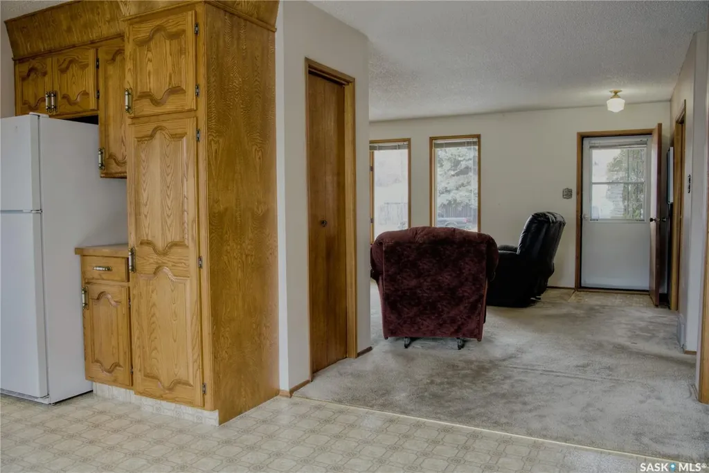 802 7th Street E Saskatoon SK S7H 0Y4