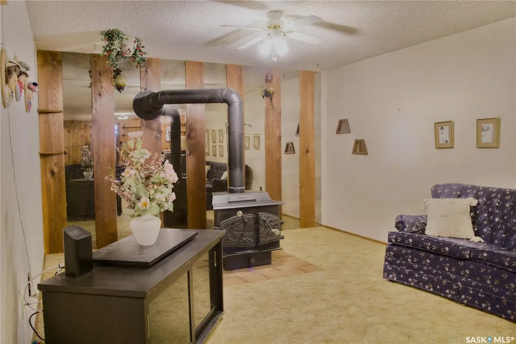 802 7th Street E Saskatoon SK S7H 0Y4
