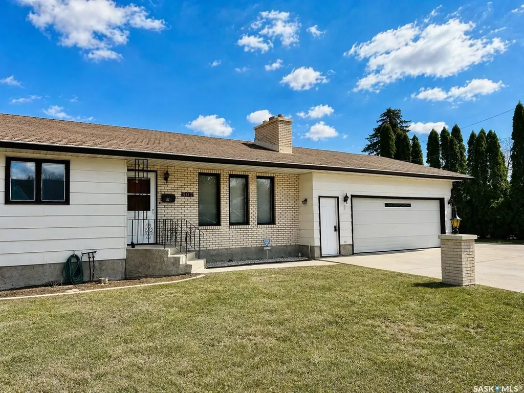 802 7th Street E Saskatoon SK S7H 0Y4