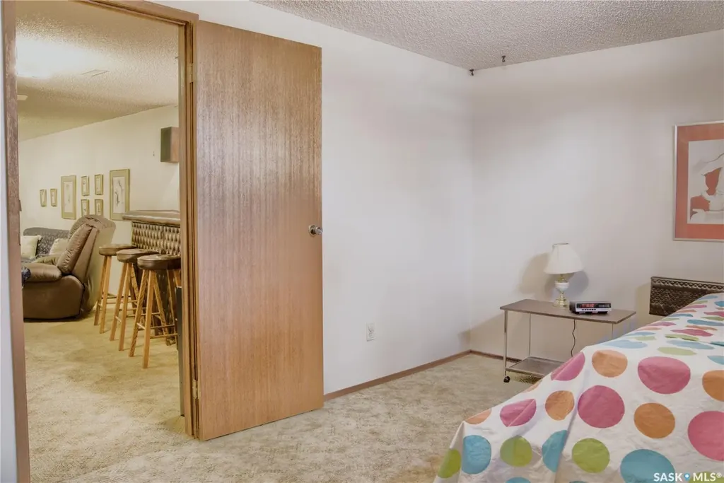 802 7th Street E Saskatoon SK S7H 0Y4
