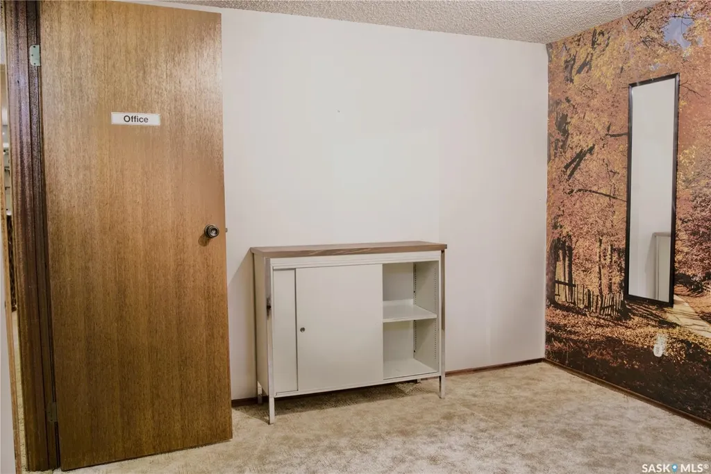 802 7th Street E Saskatoon SK S7H 0Y4