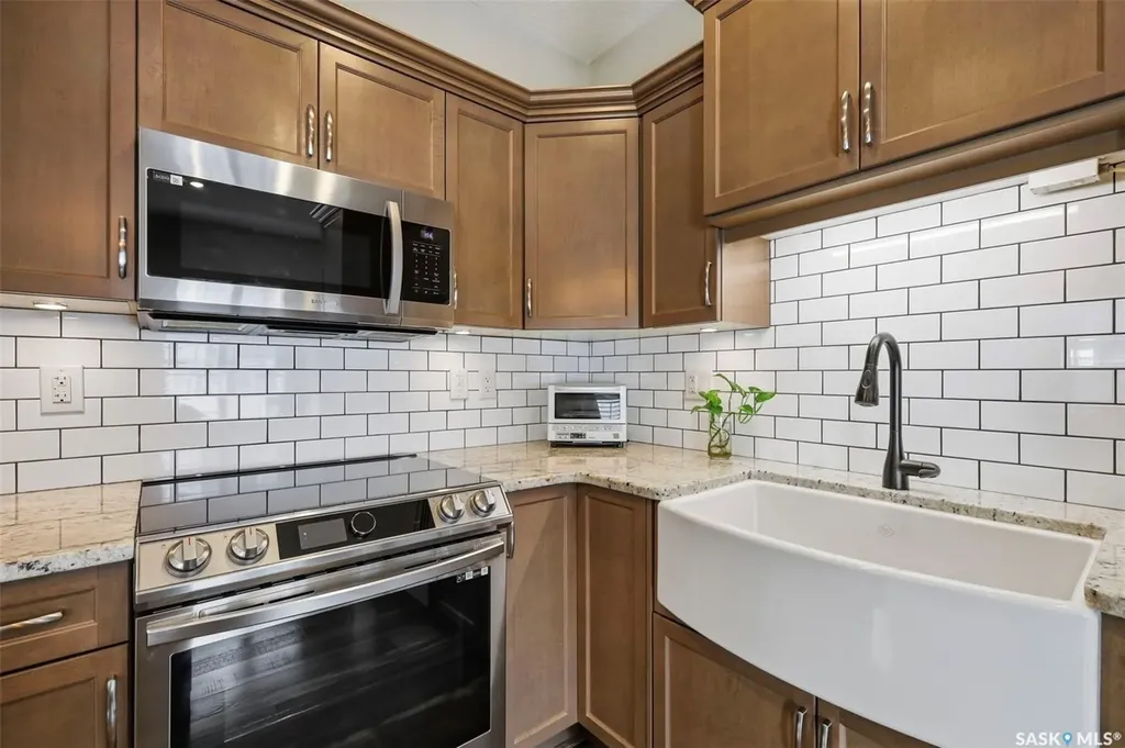 115 Veltkamp Crescent Saskatoon SK S7T 0T7