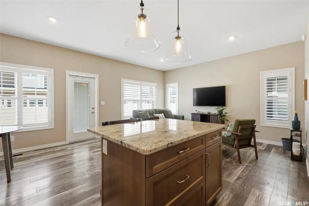 115 Veltkamp Crescent Saskatoon SK S7T 0T7