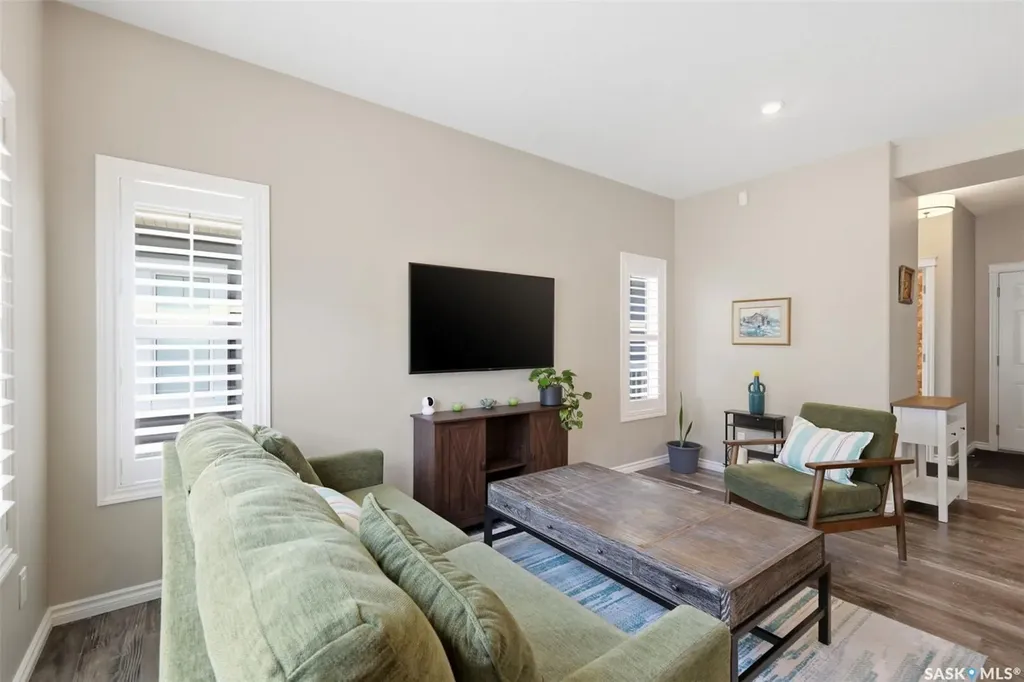 115 Veltkamp Crescent Saskatoon SK S7T 0T7