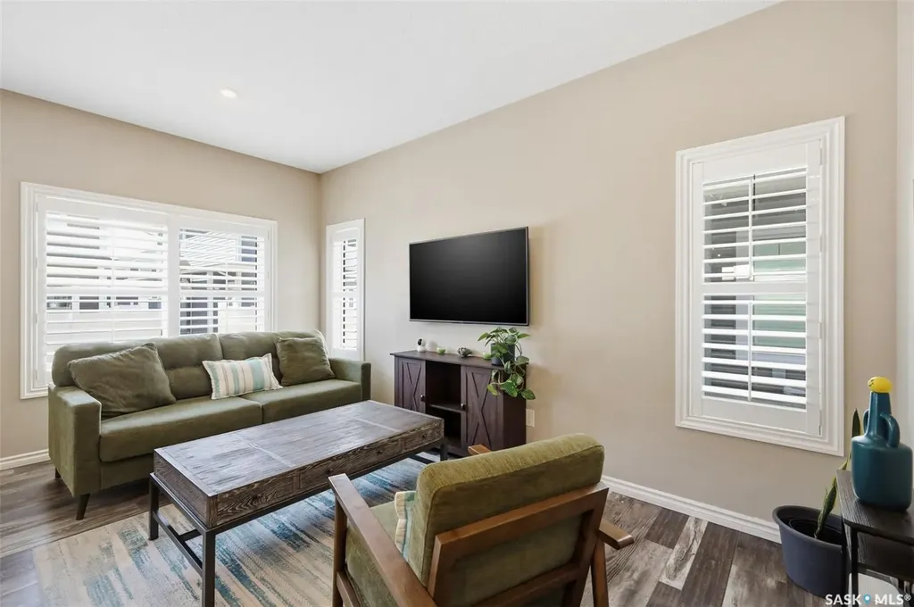 115 Veltkamp Crescent Saskatoon SK S7T 0T7