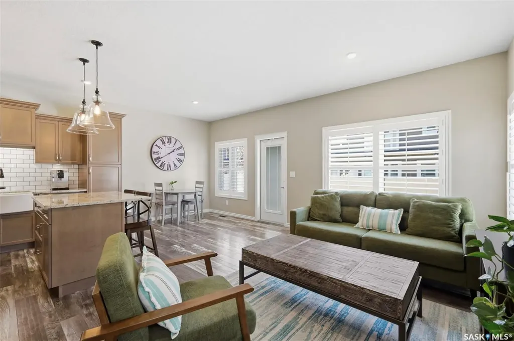 115 Veltkamp Crescent Saskatoon SK S7T 0T7