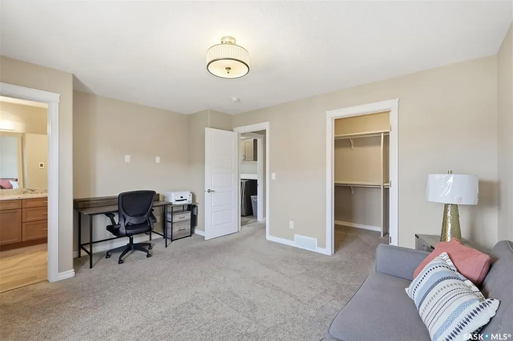 115 Veltkamp Crescent Saskatoon SK S7T 0T7