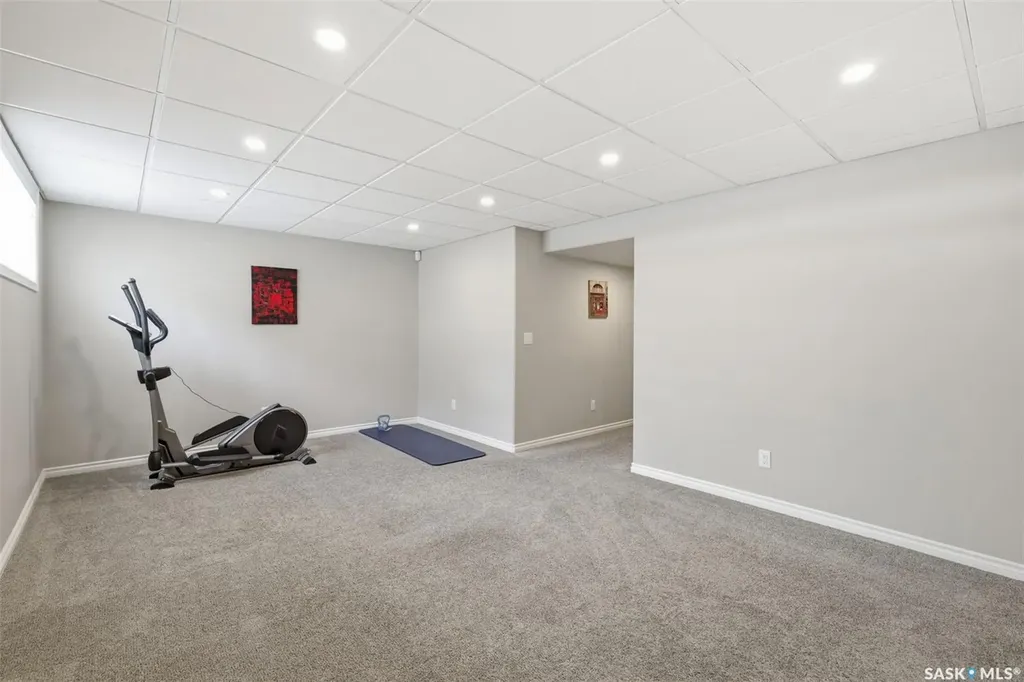 115 Veltkamp Crescent Saskatoon SK S7T 0T7
