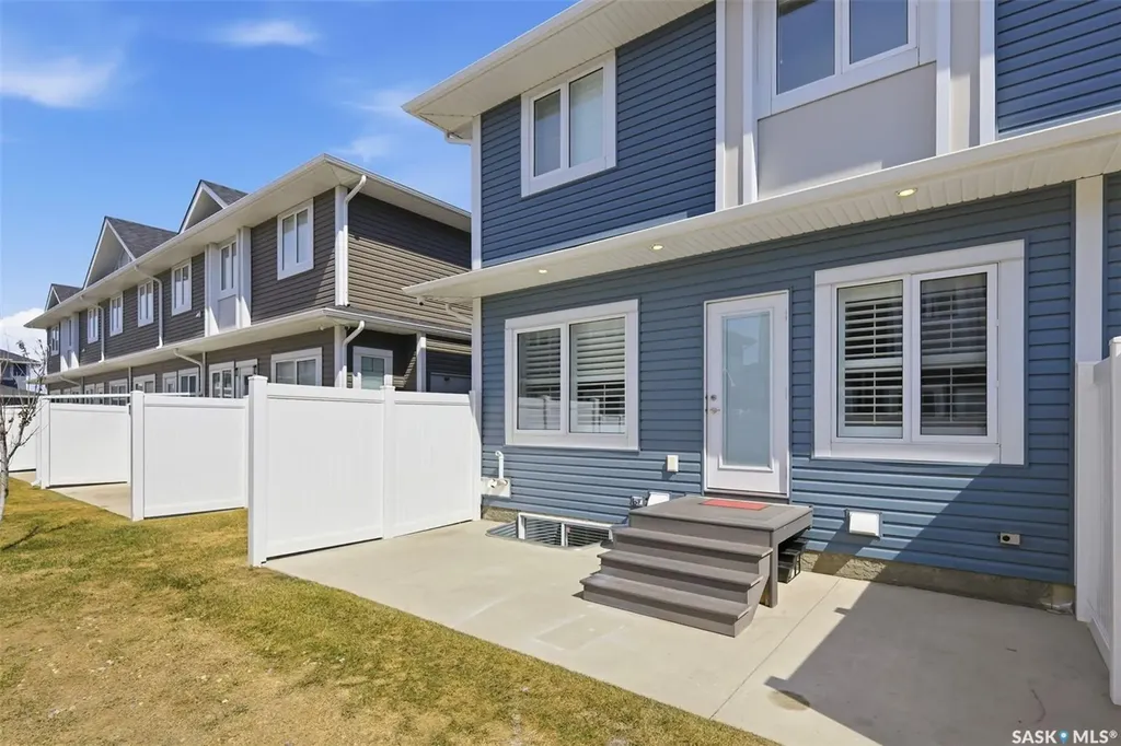 115 Veltkamp Crescent Saskatoon SK S7T 0T7
