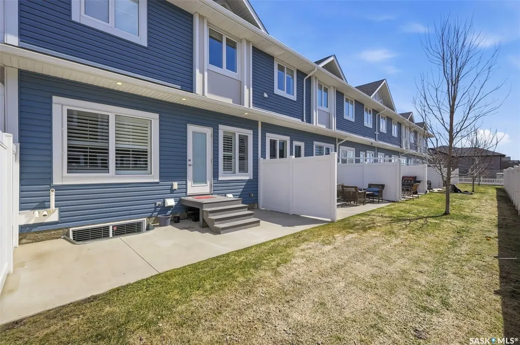 115 Veltkamp Crescent Saskatoon SK S7T 0T7