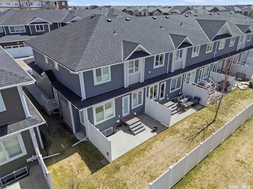 115 Veltkamp Crescent Saskatoon SK S7T 0T7