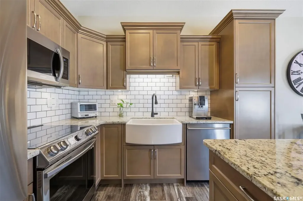 115 Veltkamp Crescent Saskatoon SK S7T 0T7