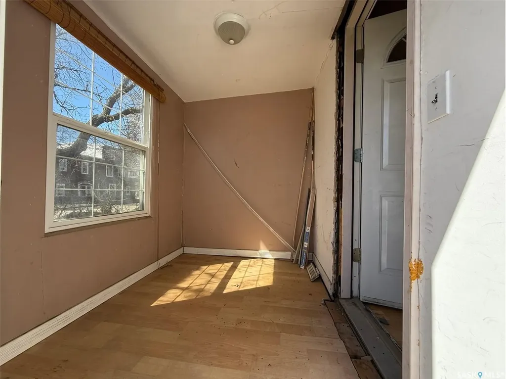 562 Athabasca Street W Moose Jaw SK S6H 2C6