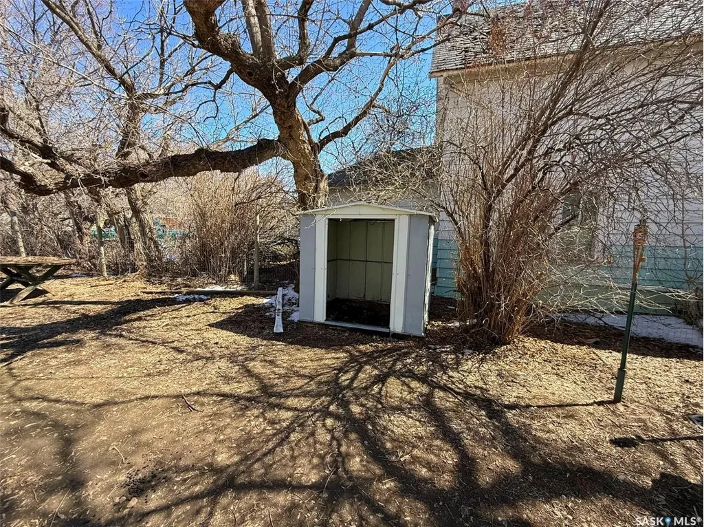 562 Athabasca Street W Moose Jaw SK S6H 2C6
