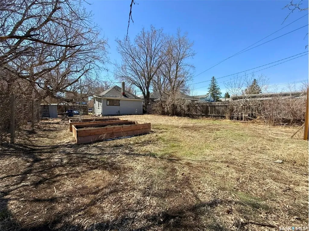 562 Athabasca Street W Moose Jaw SK S6H 2C6