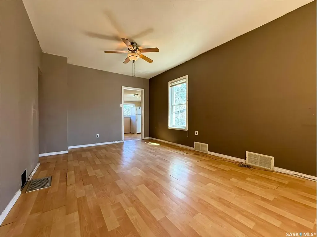 562 Athabasca Street W Moose Jaw SK S6H 2C6