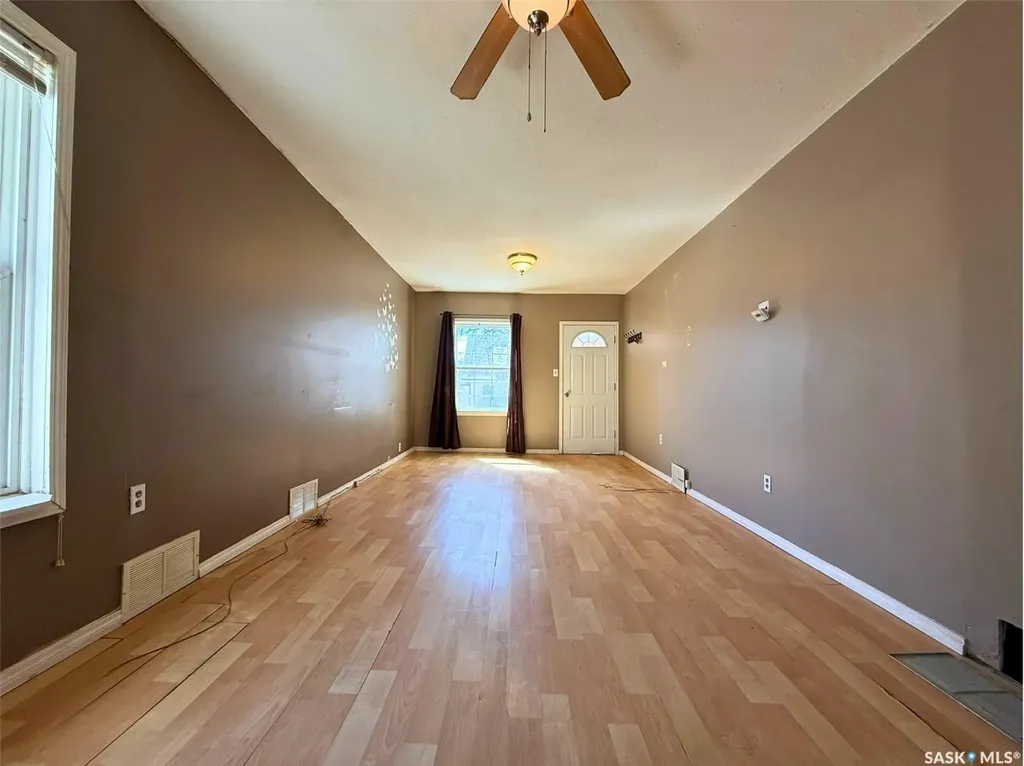 562 Athabasca Street W Moose Jaw SK S6H 2C6