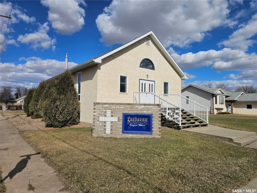 301 5th Avenue E Unity SK S0K 4L0