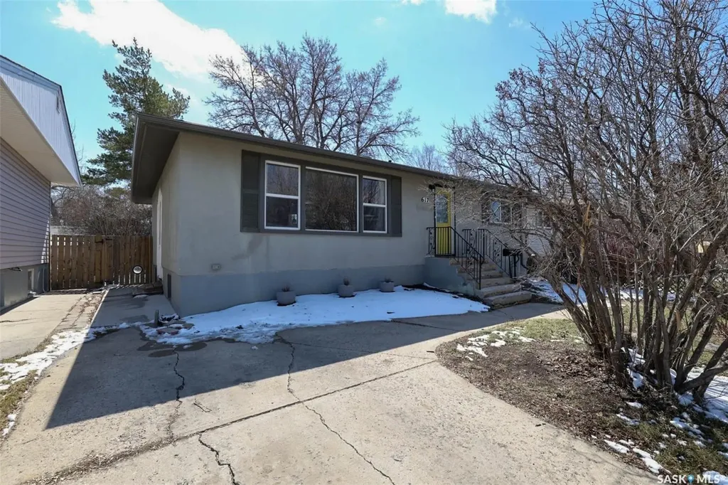 617 Mullin Avenue E Regina SK S4N 1E1