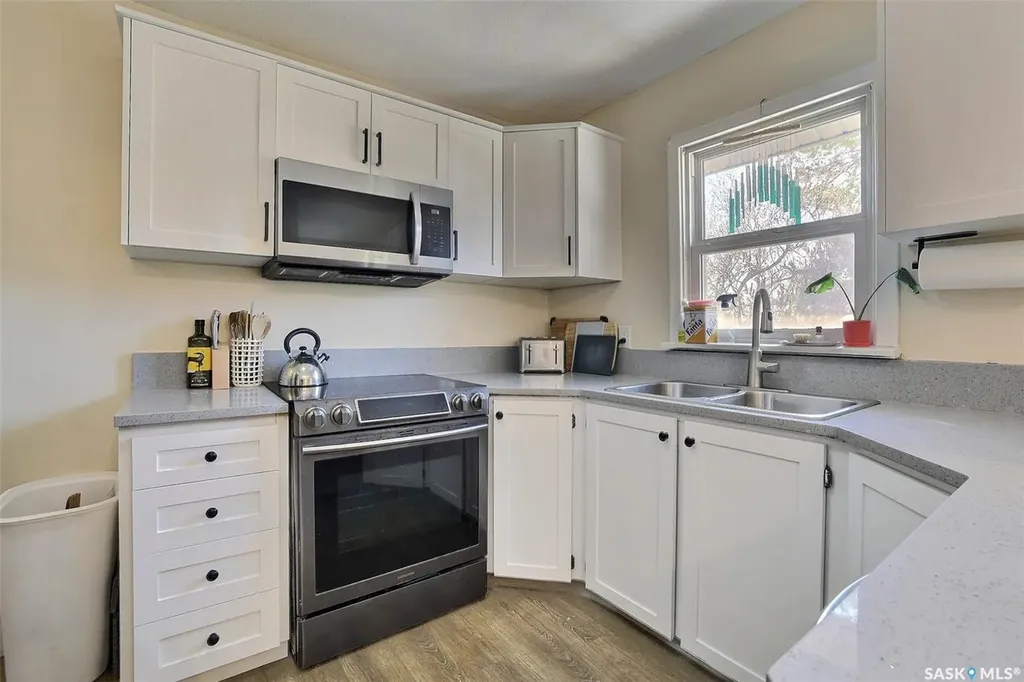 617 Mullin Avenue E Regina SK S4N 1E1