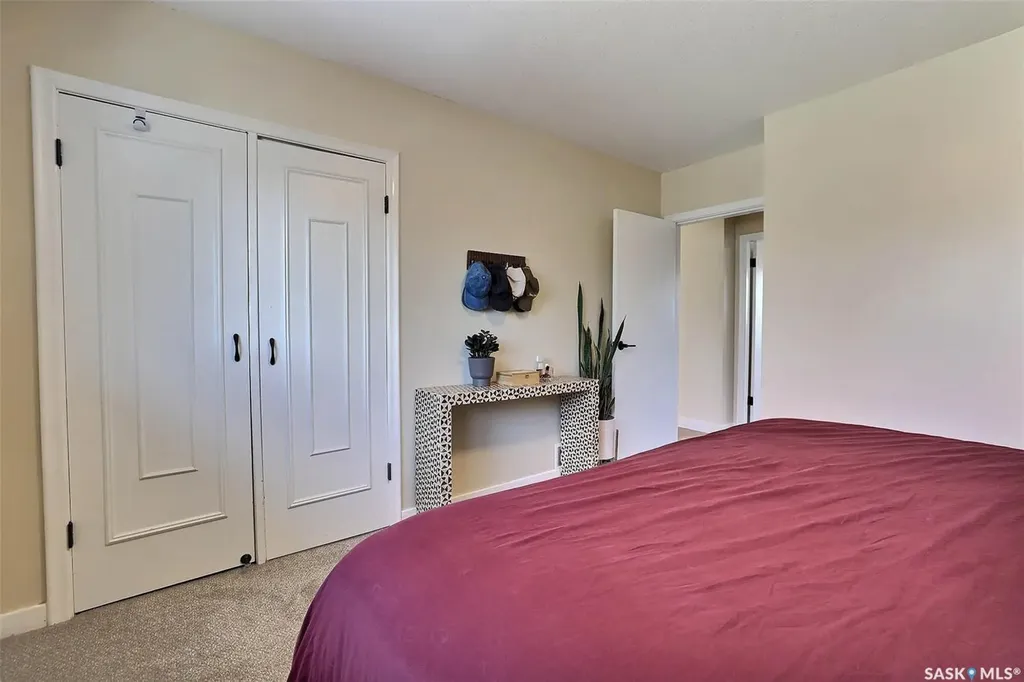617 Mullin Avenue E Regina SK S4N 1E1