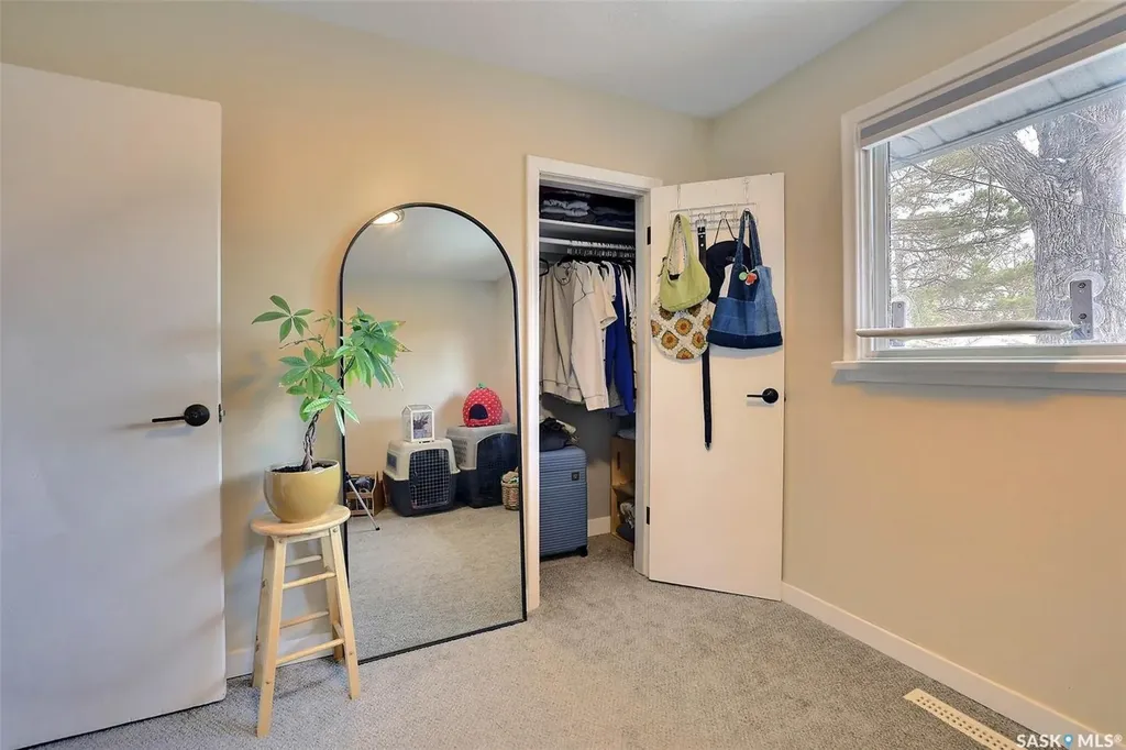 617 Mullin Avenue E Regina SK S4N 1E1