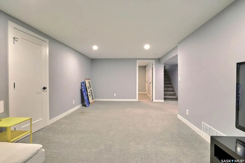 617 Mullin Avenue E Regina SK S4N 1E1