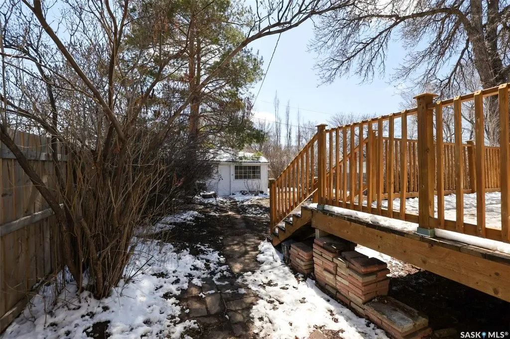 617 Mullin Avenue E Regina SK S4N 1E1
