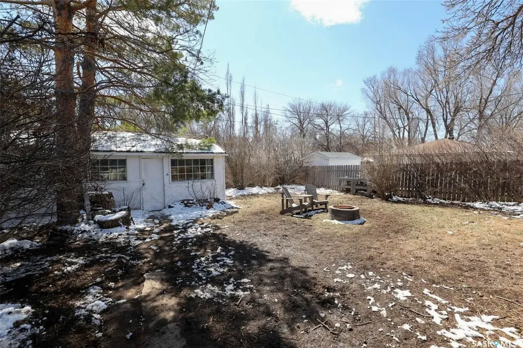 617 Mullin Avenue E Regina SK S4N 1E1