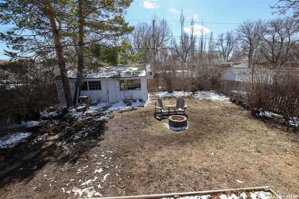 617 Mullin Avenue E Regina SK S4N 1E1