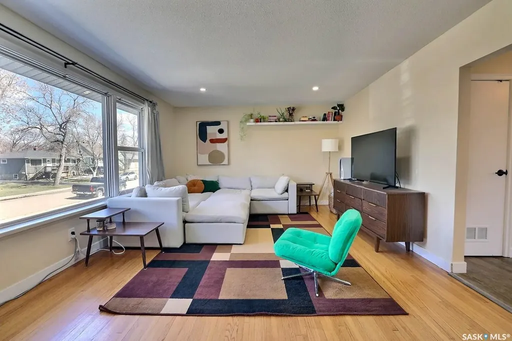 617 Mullin Avenue E Regina SK S4N 1E1