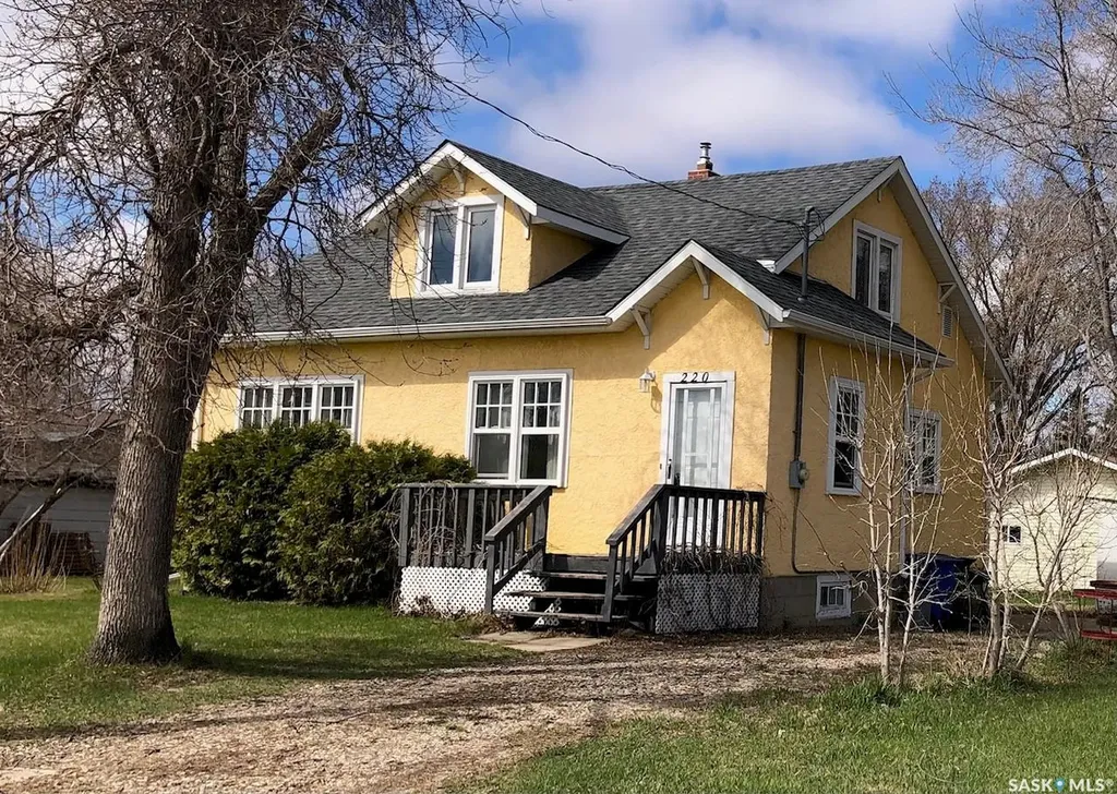 220 Eighth Avenue E Canora SK S0A 0L0