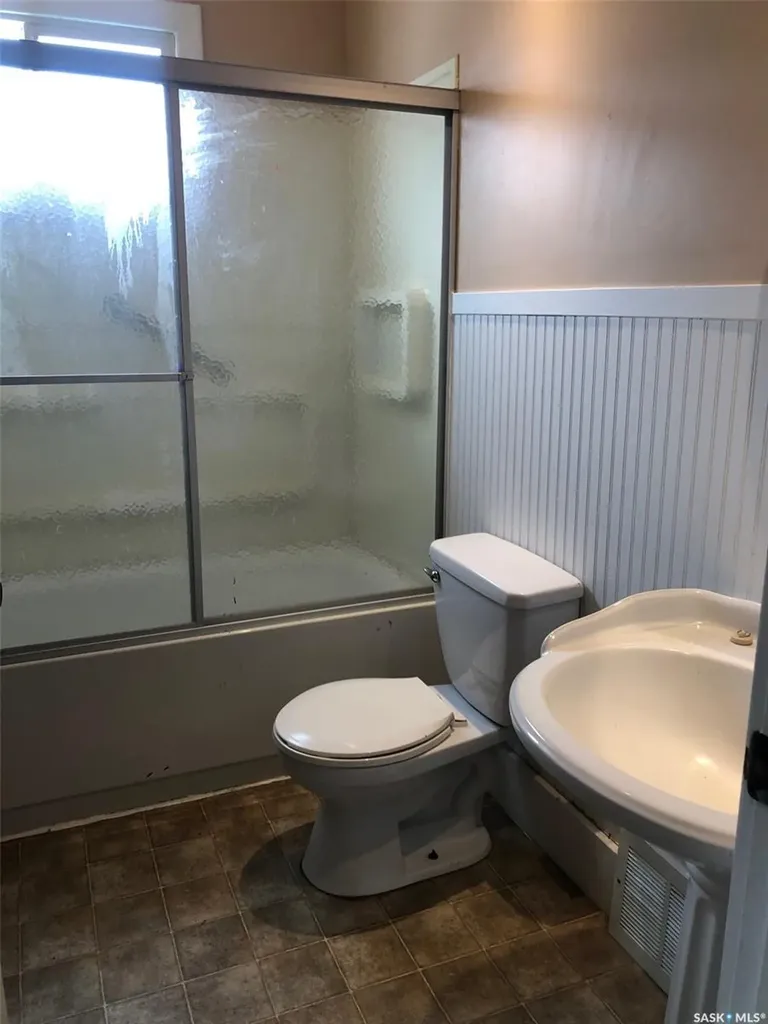 220 Eighth Avenue E Canora SK S0A 0L0