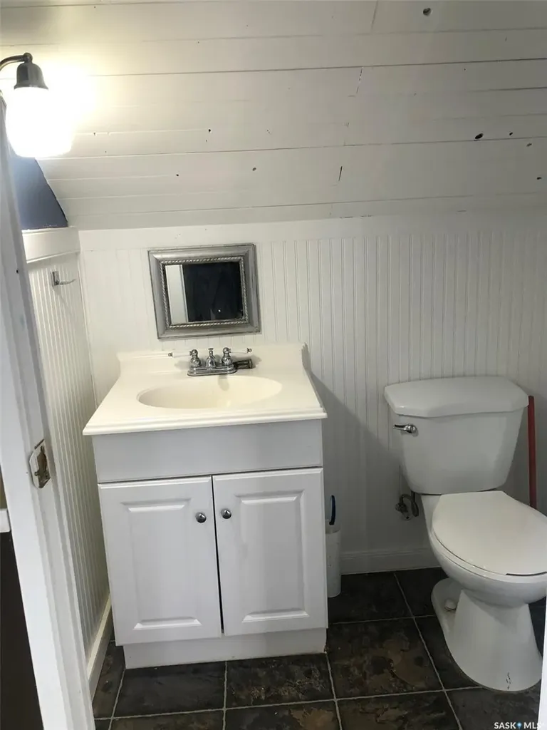 220 Eighth Avenue E Canora SK S0A 0L0