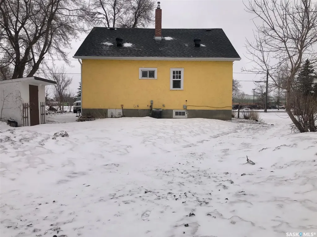 220 Eighth Avenue E Canora SK S0A 0L0