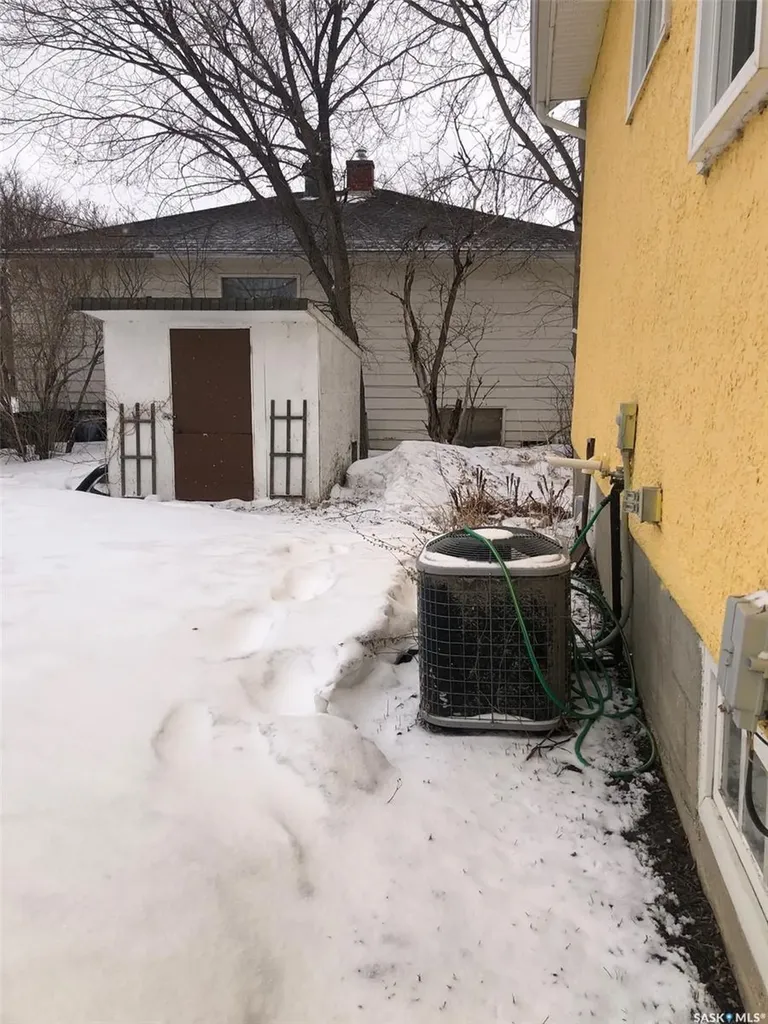220 Eighth Avenue E Canora SK S0A 0L0