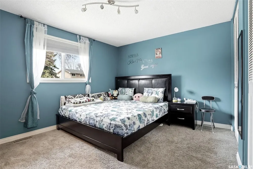 75 Rothwell Crescent Regina SK S4N 1R5