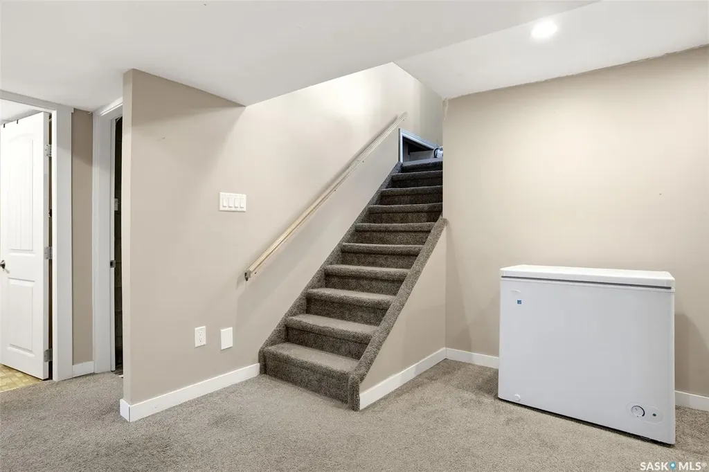 75 Rothwell Crescent Regina SK S4N 1R5
