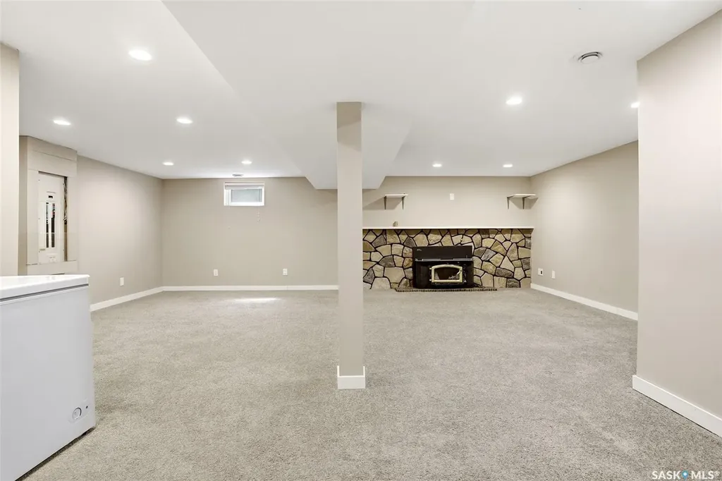 75 Rothwell Crescent Regina SK S4N 1R5