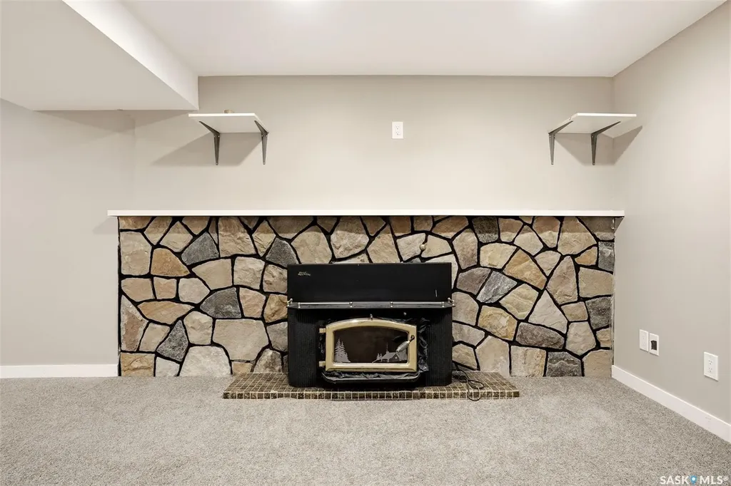 75 Rothwell Crescent Regina SK S4N 1R5