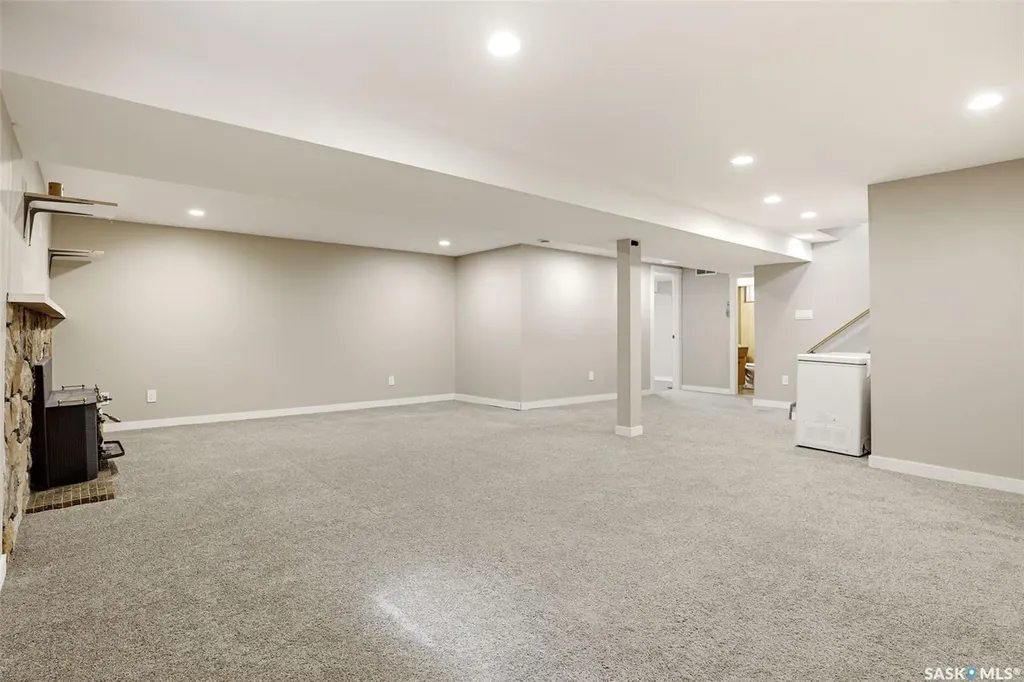 75 Rothwell Crescent Regina SK S4N 1R5