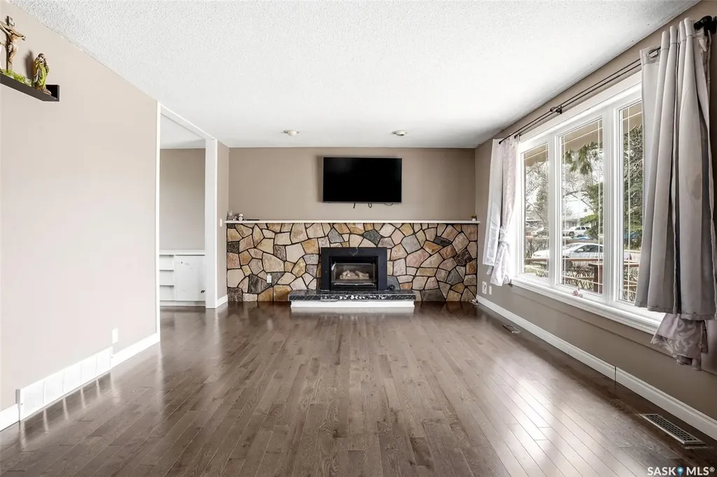 75 Rothwell Crescent Regina SK S4N 1R5