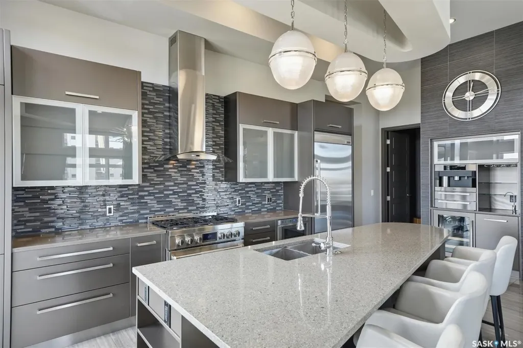 922 Broadway Avenue Saskatoon SK S7N 1B7