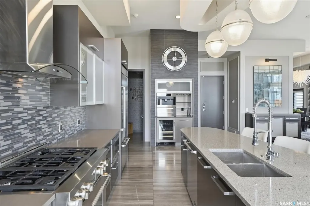 922 Broadway Avenue Saskatoon SK S7N 1B7