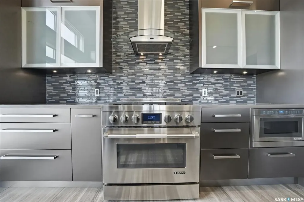 922 Broadway Avenue Saskatoon SK S7N 1B7