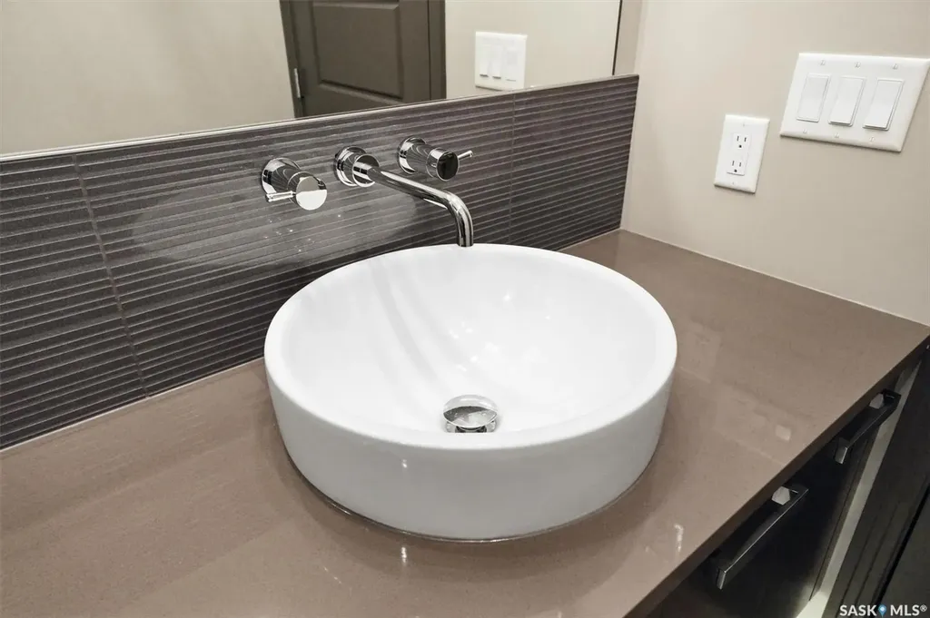 922 Broadway Avenue Saskatoon SK S7N 1B7